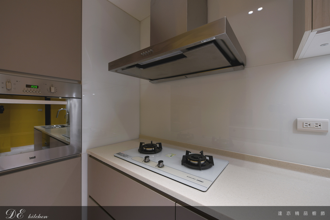 廚房設計｜SAKURA 歐化除油煙機 渦輪變頻環吸｜SAKURA 二口小面板易清檯面爐